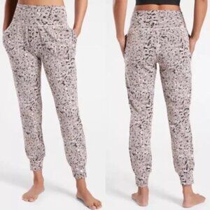 Athleta Salutation Textured Knit Pull On Loose Fit Jogger Ankle Pants Size Small